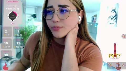 lucia star  online show from November 2025 02:23:01 AM