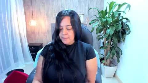 Snapshot of lucia_vonne chatting on September 2025 08:45:01 PM Lucia Vonne online show from September 2025 08:45:01 PM