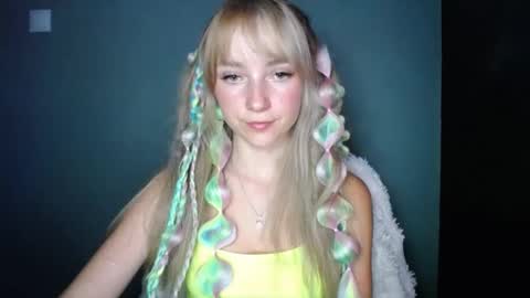 Lucy online show from September 2025 07:58:02 PM