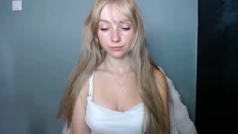 Lucy online show from September 2025 08:03:01 AM