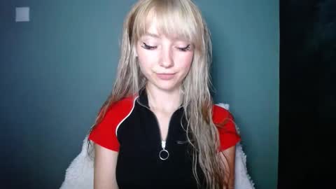 Lucy online show from September 2025 09:03:02 PM