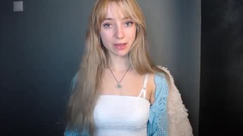 Lucy online show from November 2025 07:35:02 PM