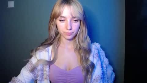 Lucy online show from November 2025 07:47:02 PM