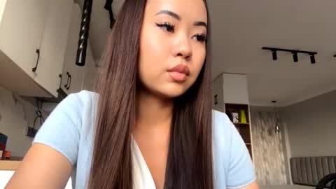 Kira online show from October 2025 11:10:01 AM