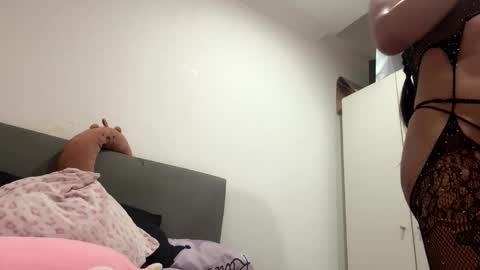 LUCIANA B. online show from November 2025 09:59:02 PM