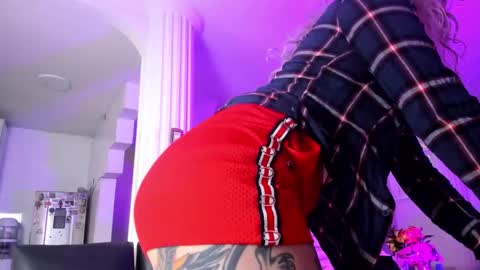 Luciana Evans online show from September 2025 06:57:01 PM