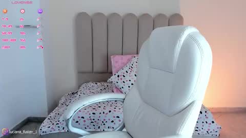 Luciana online show from December 2025 03:23:02 AM