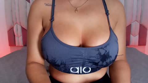 instagram luciana417  online show from September 2025 03:06:02 AM