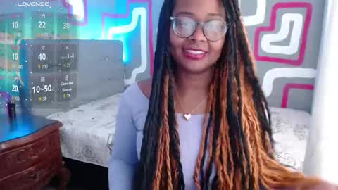 Luciana online show from November 2025 04:50:01 PM