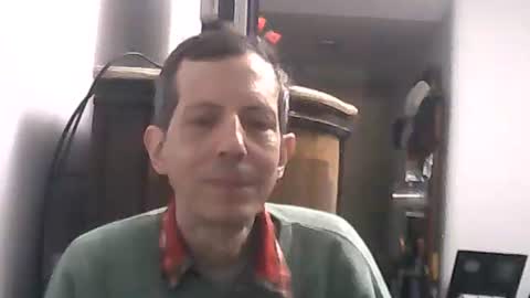 Snapshot of lucianoaxel chatting on May 2026 01:57:02 AM Luciano online show from May 2026 01:57:02 AM