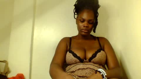 luciaresa online show from July 2026 03:15:02 AM