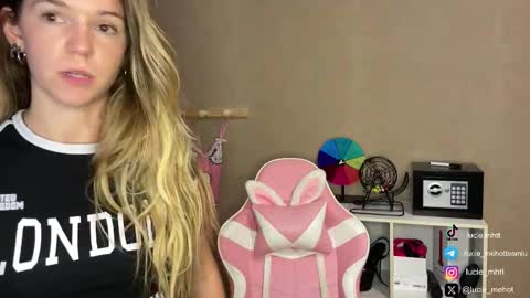 Snapshot of lucie_hot chatting on September 2025 07:05:01 PM Lucie hot follow me on online show from September 2025 07:05:01 PM