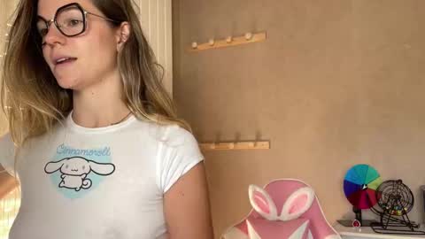 Snapshot of lucie_hot chatting on September 2025 09:14:02 AM Lucie hot follow me on online show from September 2025 09:14:02 AM