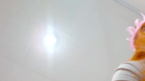 Snapshot of lucie_nicolls chatting on December 2024 08:01:02 PM Lucie online show from December 2024 08:01:02 PM