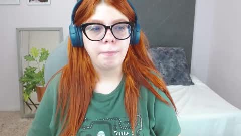 Snapshot of lucie_nicolls chatting on January 2025 10:36:01 PM Lucie online show from January 2025 10:36:01 PM