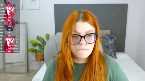 Snapshot of lucie_nicolls chatting on January 2025 07:48:02 PM Lucie online show from January 2025 07:48:02 PM