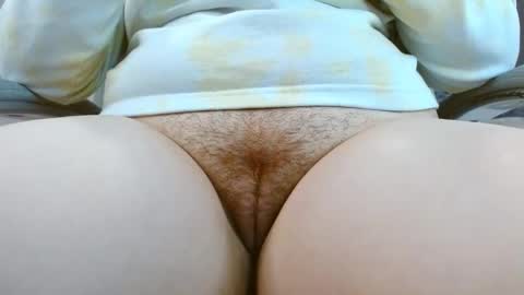 Snapshot of lucie_nicolls chatting on February 2025 12:19:01 AM Lucie online show from February 2025 12:19:01 AM