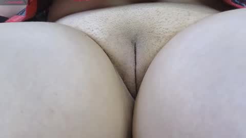 Snapshot of lucie_nicolls chatting on March 2025 11:03:02 PM Lucie online show from March 2025 11:03:02 PM