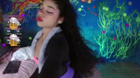 Lucie - online show from October 2025 06:42:02 PM