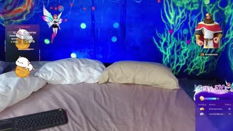 Lucie - online show from December 2025 07:53:02 PM