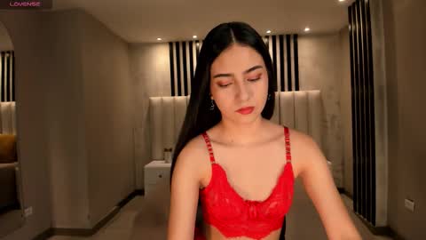 Snapshot of luciemartin_ chatting on March 2026 07:10:02 PM Lucie Martin online show from March 2026 07:10:02 PM