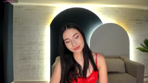 Lucie Martin online show from March 2026 11:32:01 AM