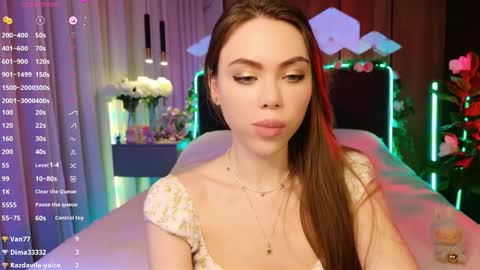 MimiFors online show from November 2025 04:55:01 PM