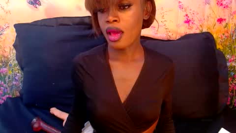 Snapshot of lucile_carrie chatting on June 2026 07:06:02 PM Lucile Carrie online show from June 2026 07:06:02 PM