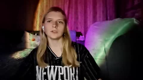 Monika online show from October 2025 08:50:02 PM