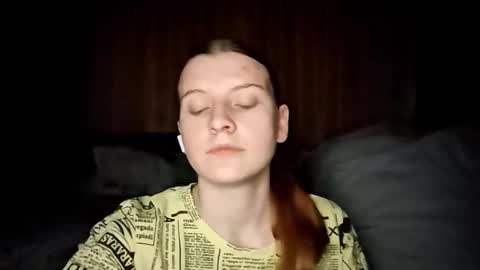 Monika online show from October 2025 09:06:01 PM