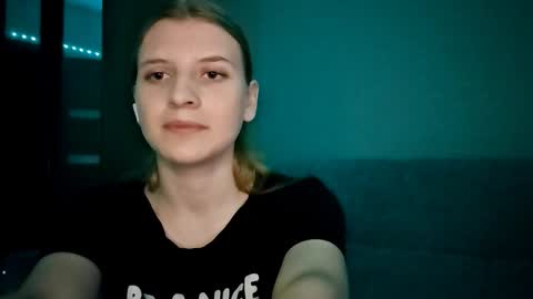 Monika online show from November 2025 03:17:01 AM