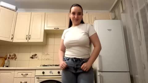 Sofia online show from November 2025 09:57:02 PM