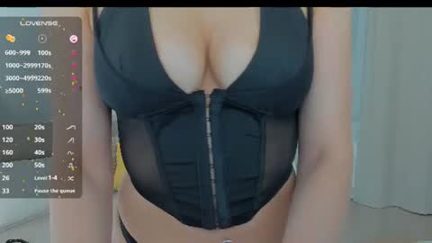 lucky__lady_ online show from July 2026 10:00:01 PM