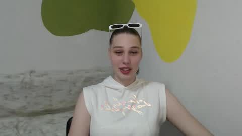 Snapshot of lucky_barbie chatting on May 2026 02:45:02 PM Grace online show from May 2026 02:45:02 PM