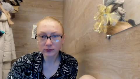 lucky_licky20 online show from December 2024 04:23:02 AM