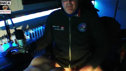        call me  Stefan online show from February 2025 10:44:02 PM