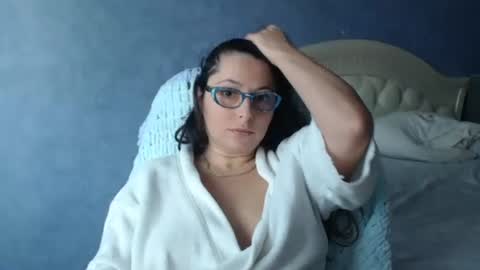 luckylinda23 online show from October 2025 11:00:01 AM