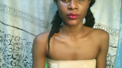 Snapshot of luckymadequeen chatting on April 2026 09:31:02 PM Gloria online show from April 2026 09:31:02 PM