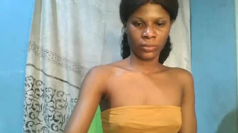 Snapshot of luckymadequeen chatting on May 2026 10:49:02 PM Gloria online show from May 2026 10:49:02 PM