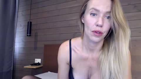 Mila Novak online show from October 2025 10:25:01 AM