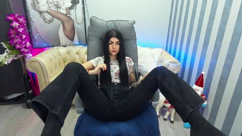 Monika online show from January 2025 10:39:01 AM