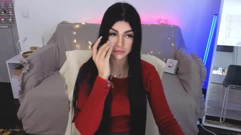 Monika online show from October 2025 10:13:01 AM