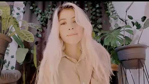 luckysapphire777 online show from October 2025 12:22:02 PM