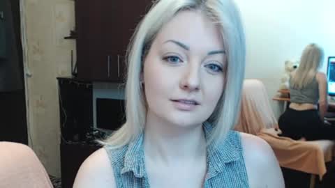 Snapshot of luckyshotgirl chatting on March 2026 10:08:01 AM LuckyShot online show from March 2026 10:08:01 AM