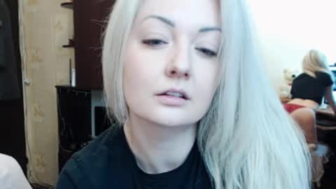 Snapshot of luckyshotgirl chatting on March 2026 04:32:02 PM LuckyShot online show from March 2026 04:32:02 PM