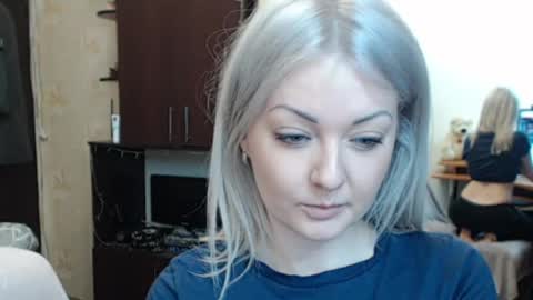 Snapshot of luckyshotgirl chatting on March 2026 11:32:01 AM LuckyShot online show from March 2026 11:32:01 AM