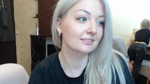 Snapshot of luckyshotgirl chatting on March 2026 03:24:01 PM LuckyShot online show from March 2026 03:24:01 PM