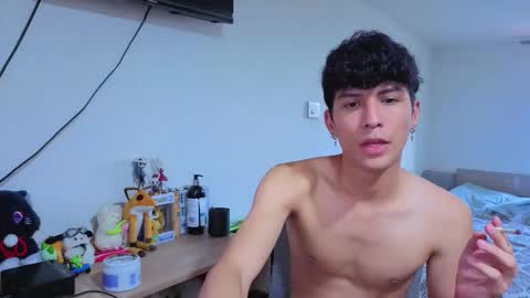 Lu Independent Model online show from December 2025 09:42:02 PM