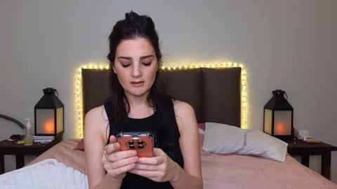 Lucy online show from October 2025 08:42:01 PM