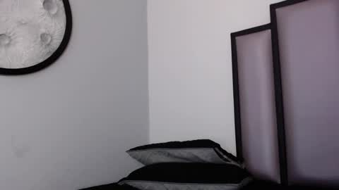   online show from November 2025 05:17:01 AM